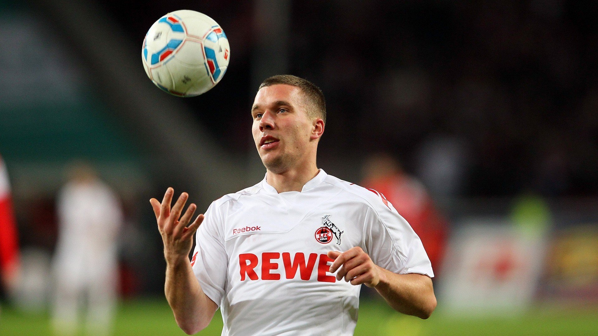 街道赛之夜，阿坎吉的完美风暴如何让F1悬念提前终结